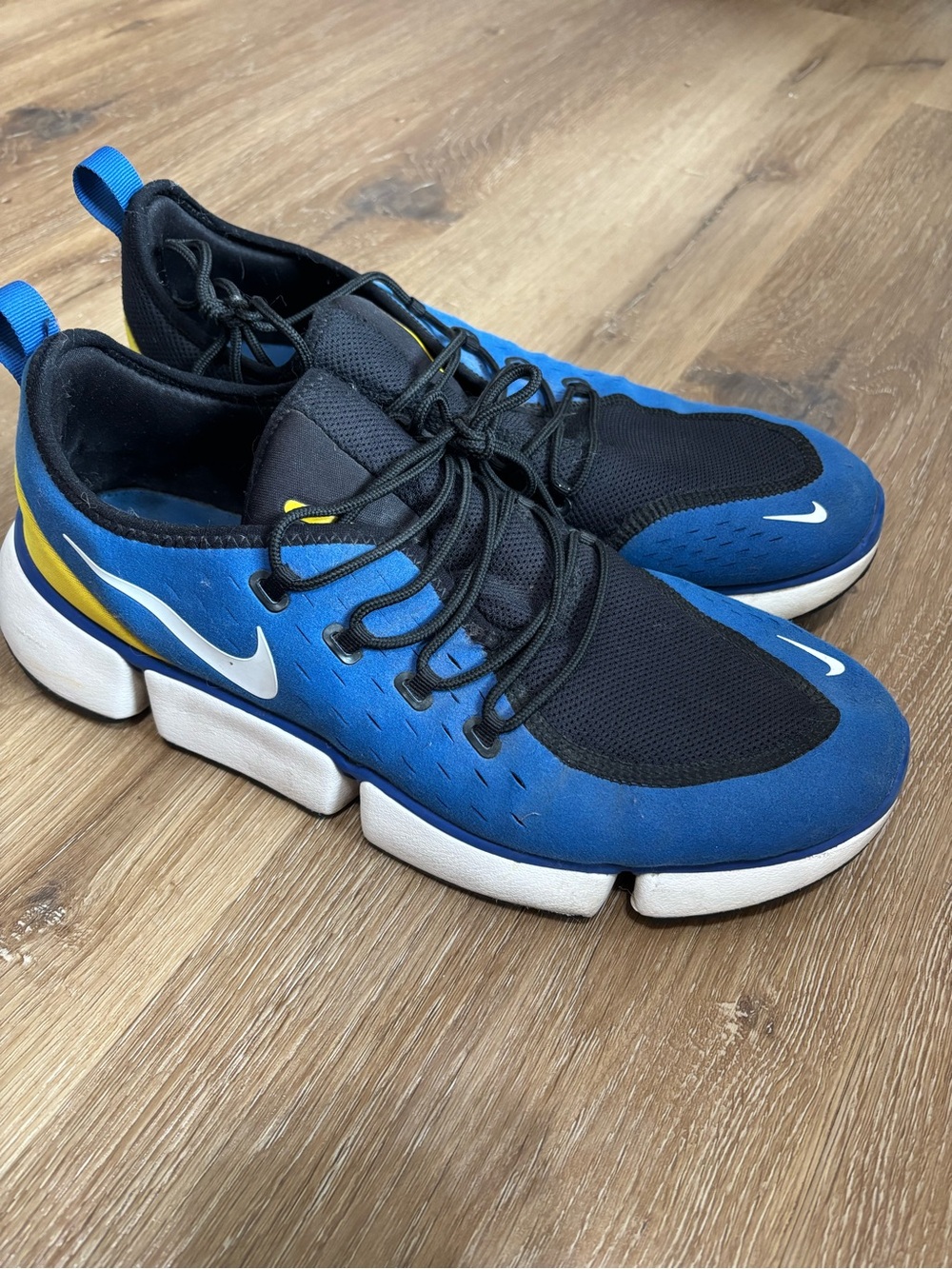 Nike Men's Pocket Fly DM Size 11